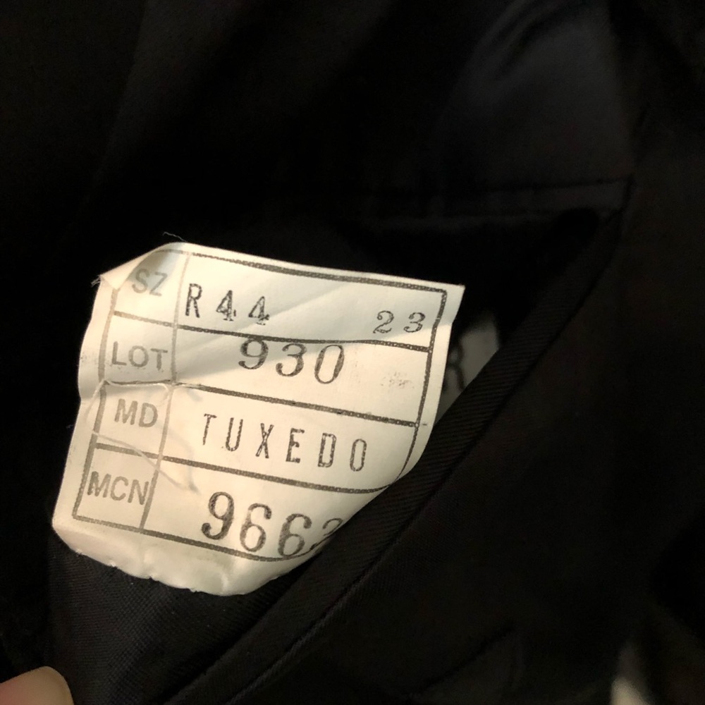 YSL Classy Black Tuxedo Jacket w/ Satin Peak Lapel - Picture 6 of 8